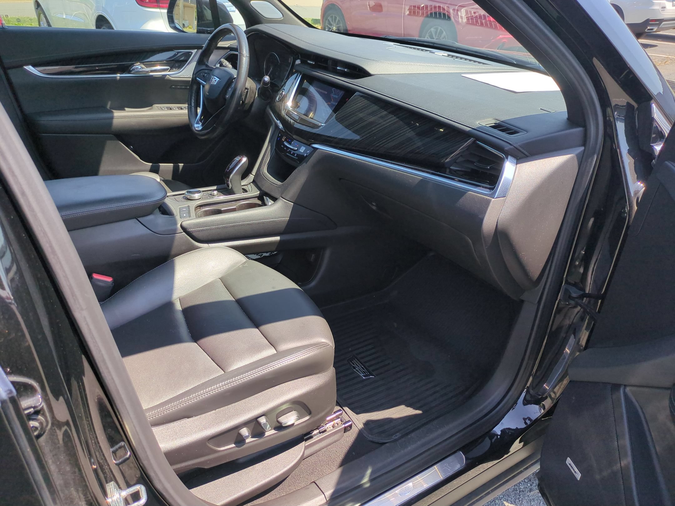 Certified 2024 Cadillac XT6 Premium Luxury AWD/4WD image 38
