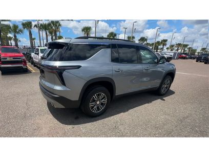 Used 2025 Chevrolet Traverse LT