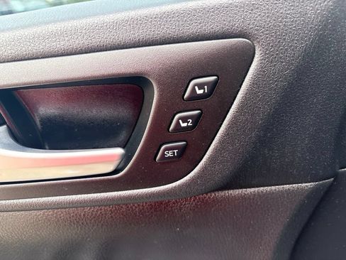 Used 2017 Toyota Highlander Limited AWD/4WD image 10
