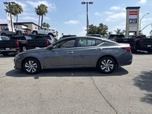 Used 2024 Nissan Altima 2.5 S FWD image 2