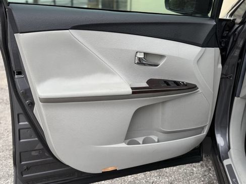 Used 2012 Toyota Venza LE image 11