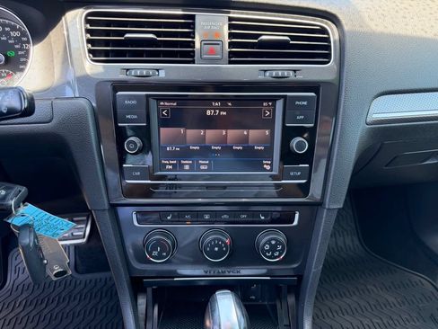 Used 2018 Volkswagen Golf Alltrack S AWD/4WD image 21