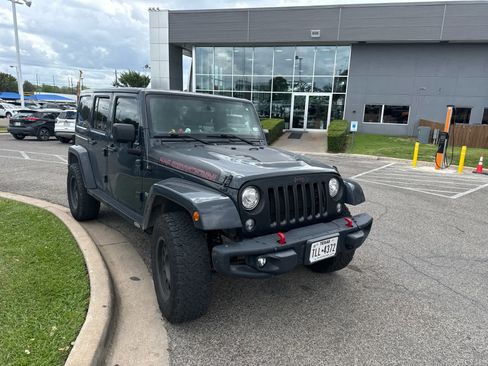 Used 2018 Jeep Wrangler Unlimited Rubicon image 2