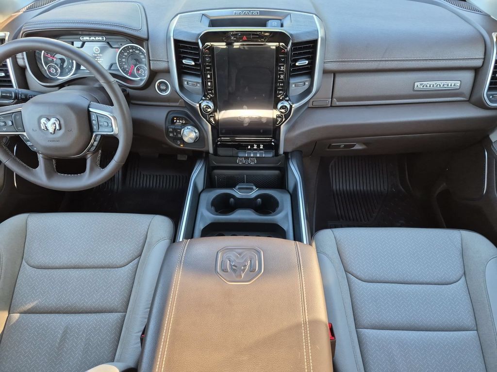 Used 2025 RAM 1500 Laramie AWD/4WD image 15