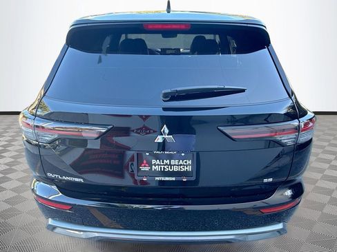 New 2026 Mitsubishi Outlander SE image 6
