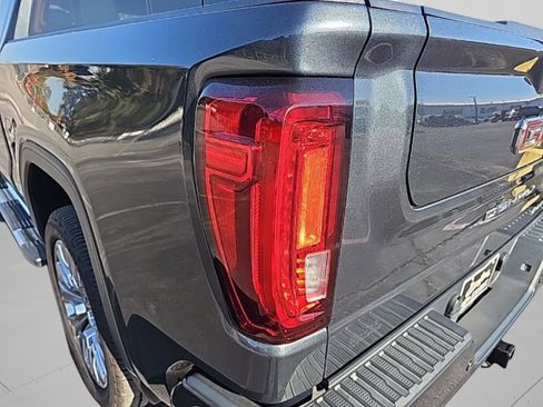 Used 2021 GMC Sierra 1500 Denali AWD/4WD image 19