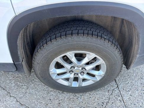 Used 2020 Chevrolet Traverse LT AWD/4WD image 11