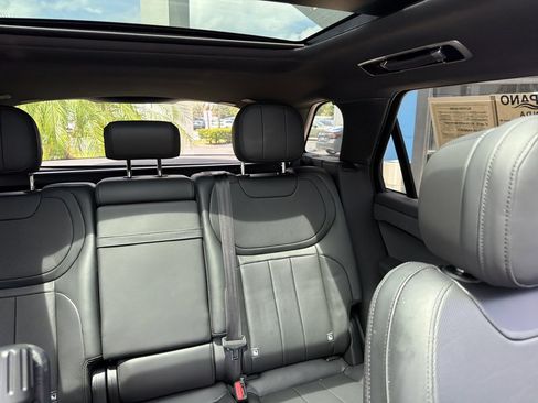 Used 2025 Land Rover Range Rover Sport SE AWD/4WD image 15