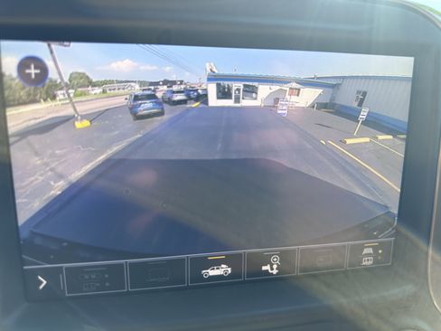 Used 2023 Chevrolet Silverado 2500 High Country image 25