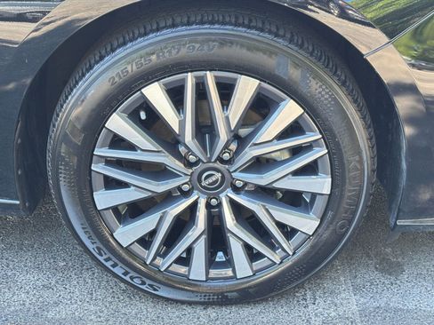 Used 2025 Nissan Altima 2.5 SV FWD image 31