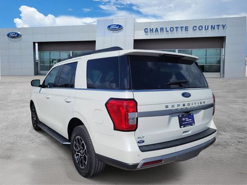 Used 2023 Ford Expedition XLT RWD image 4