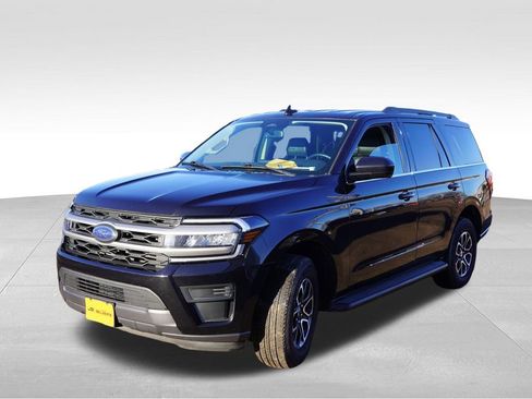 Certified 2024 Ford Expedition XLT image 11