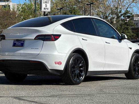 Used 2023 Tesla Model Y Long Range image 4