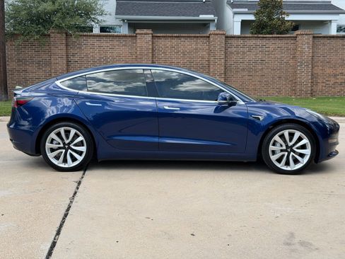Used 2018 Tesla Model 3 RWD image 12