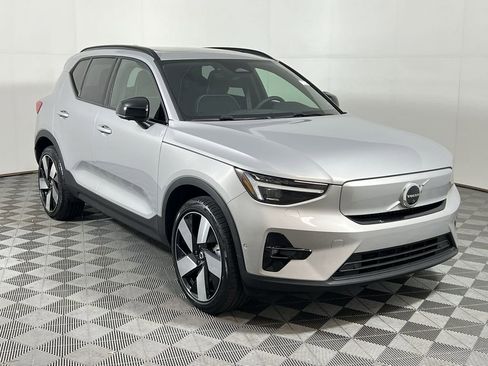Certified 2023 Volvo XC40 Recharge Ultimate image 2