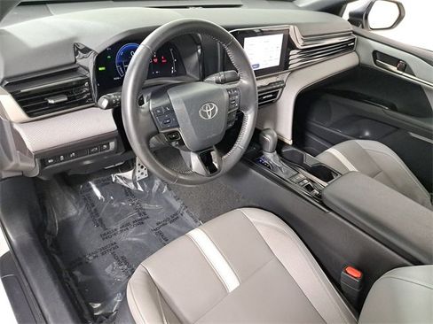 Used 2025 Toyota Camry SE image 18