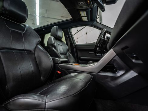 Used 2018 Land Rover Range Rover Evoque Landmark Edition image 22