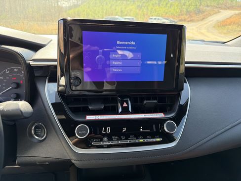 Used 2025 Toyota Corolla SE w/ Convenience Package image 28