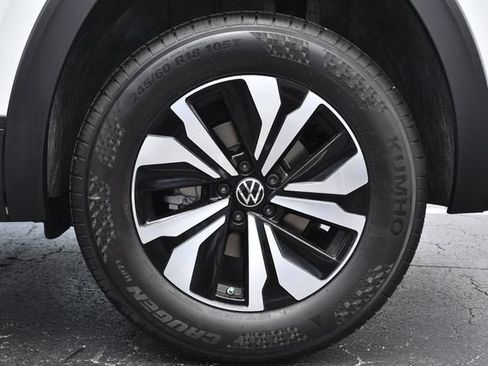 Used 2026 Volkswagen Atlas Cross Sport SE FWD image 29