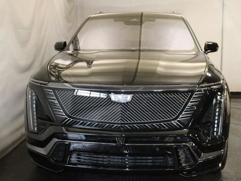 Certified 2026 Cadillac Vistiq Platinum w/ LPO, Floor Liner Package AWD/4WD image 3
