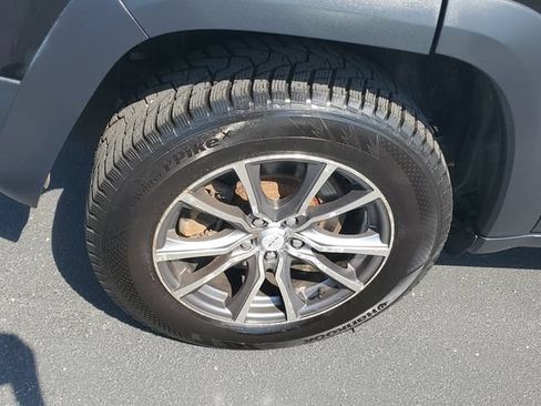 Used 2016 Jeep Cherokee Trailhawk w/ Cold Weather Group AWD/4WD image 5