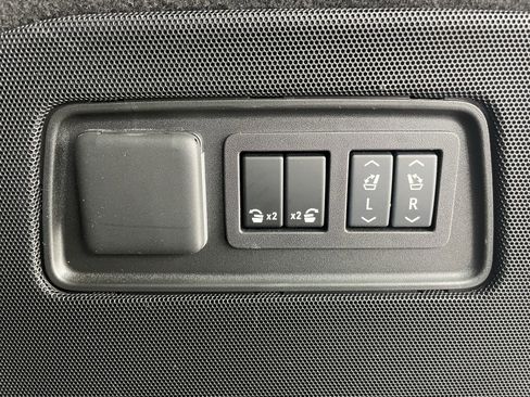 Used 2024 Cadillac Escalade Sport w/ LPO, ONYX Package image 40