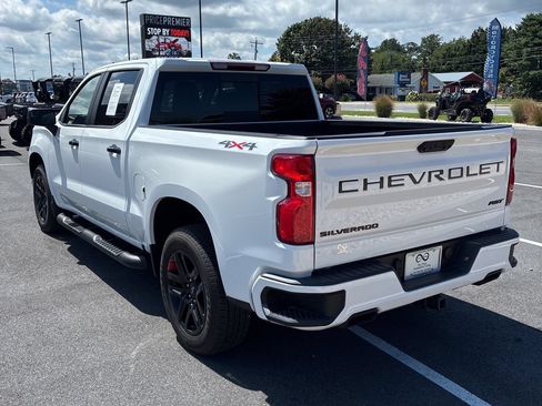 Used 2024 Chevrolet Silverado 1500 RST w/ Redline Edition AWD/4WD image 5