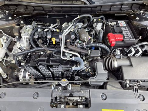 Used 2024 Nissan Altima 2.5 SR w/ SR Premium Package FWD image 30