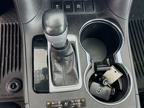 Used 2018 Toyota Highlander Limited Platinum AWD/4WD image 23