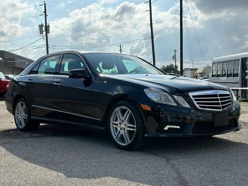 Used 2010 Mercedes-Benz E 550 Sedan w/ Premium 2 Pkg image 9