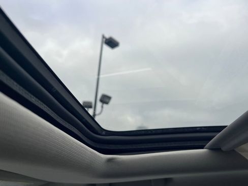 Used 2010 Buick LaCrosse CXL w/ Luxury Package image 17