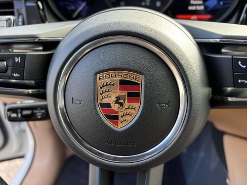 Used 2026 Porsche Macan AWD/4WD image 29