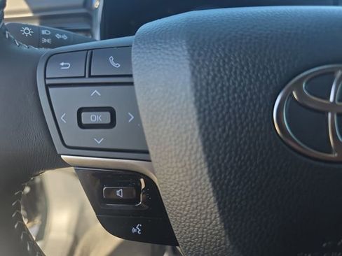 Used 2026 Toyota Camry SE w/ Convenience Package FWD image 17