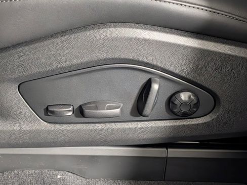 New 2026 Porsche Macan Electric image 28