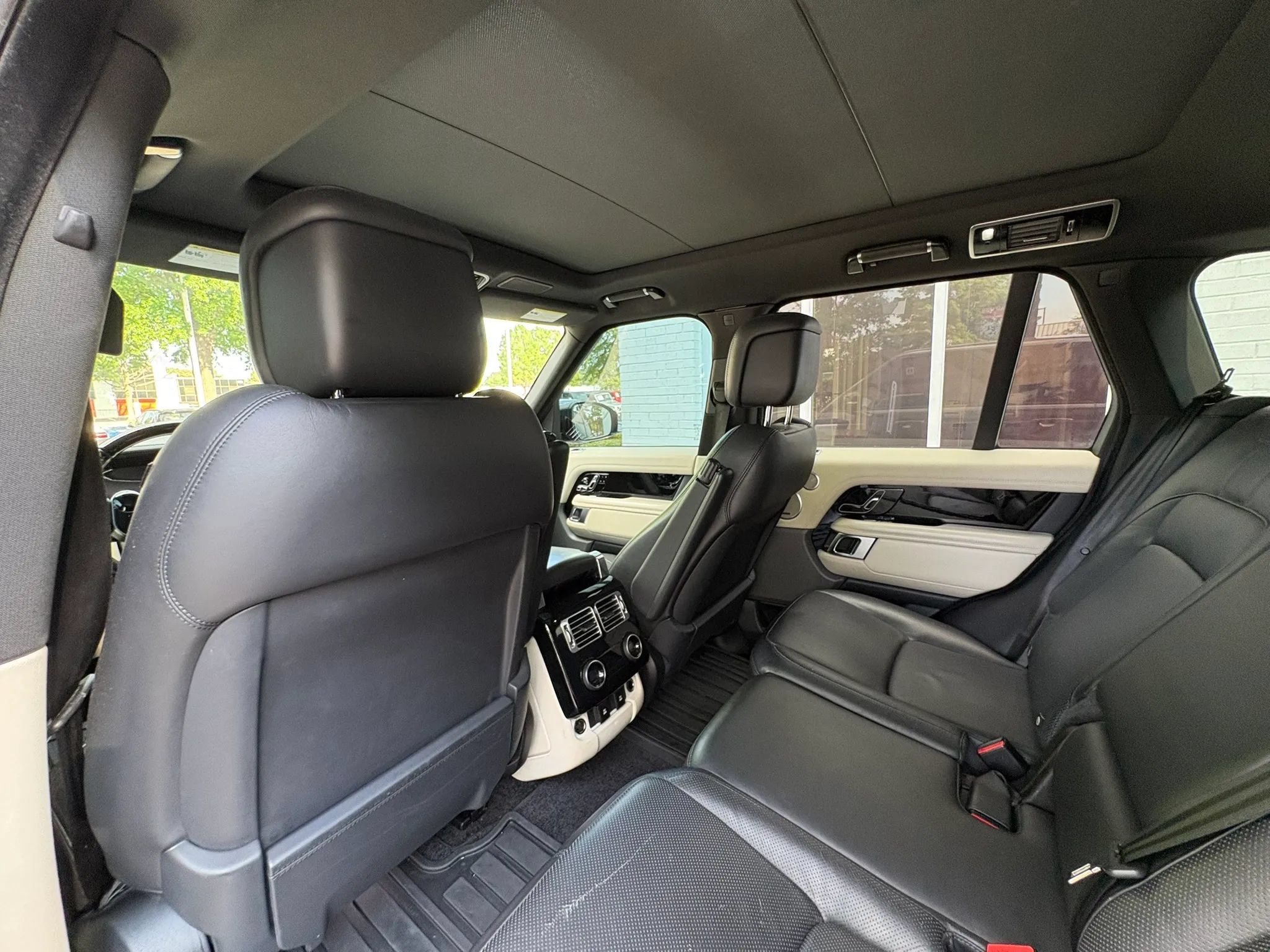 Used 2020 Land Rover Range Rover HSE AWD/4WD image 23