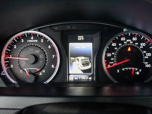 Used 2015 Toyota Camry XSE image 24