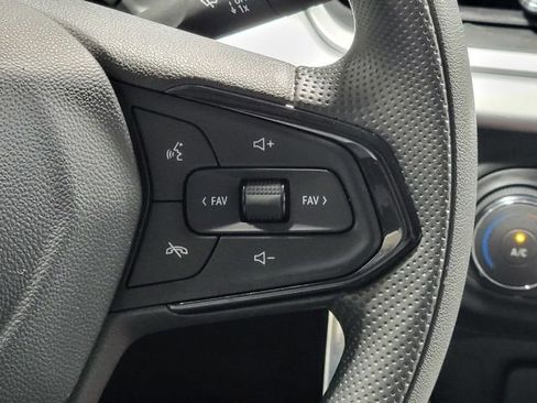 Certified 2025 Chevrolet Trax LS w/ LS Convenience Package FWD image 27