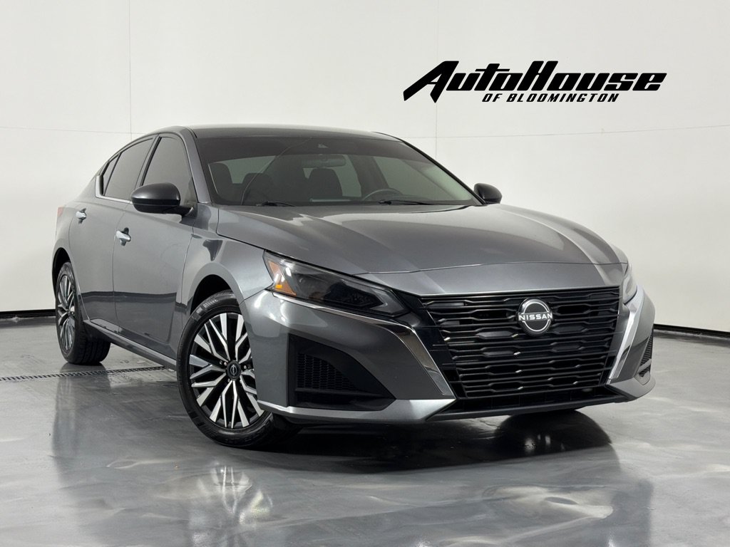 Used 2024 Nissan Altima 2.5 SV AWD/4WD image 1