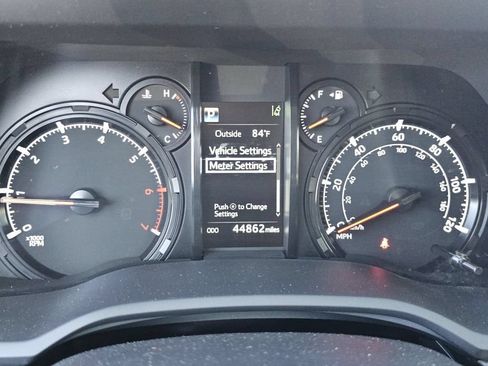 Used 2024 Toyota 4Runner SR5 AWD/4WD image 30