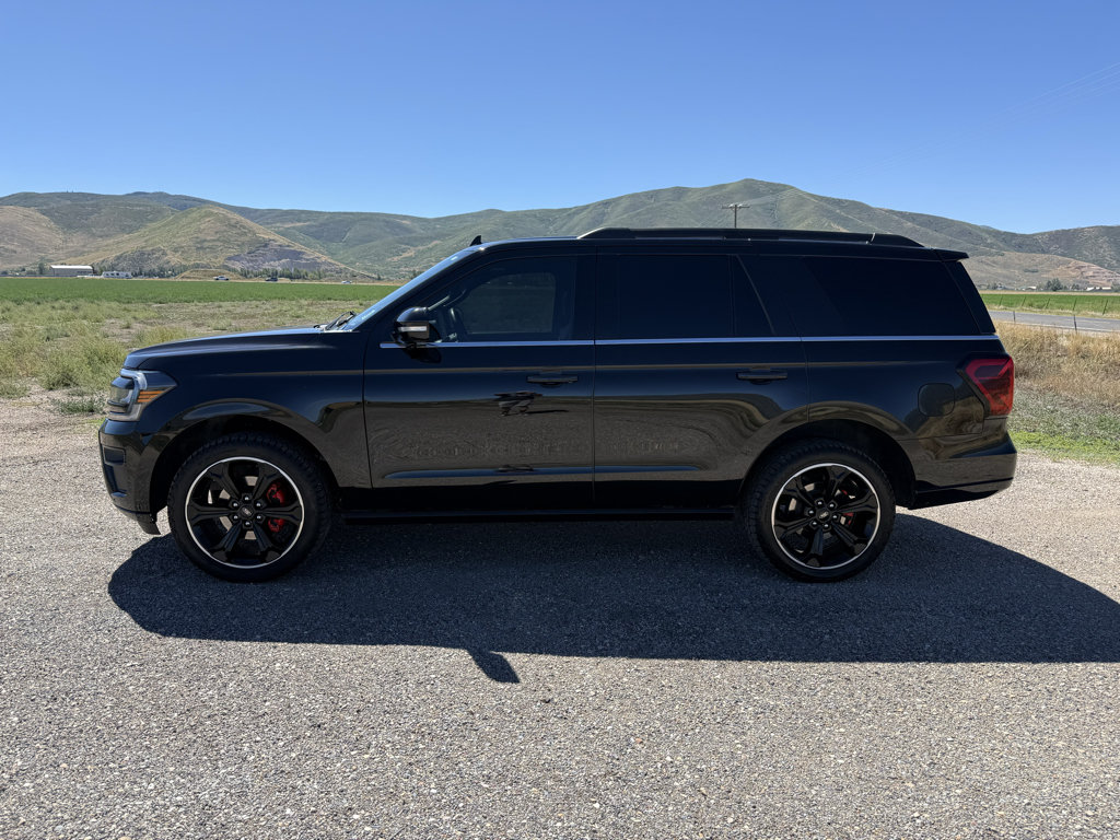 Used 2024 Ford Expedition Limited AWD/4WD image 4