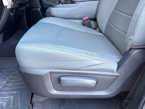 Used 2016 RAM 1500 Express AWD/4WD image 12
