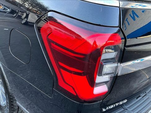 Certified 2023 Ford Expedition Limited image 27