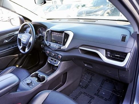 Used 2024 GMC Terrain SLT AWD/4WD image 10
