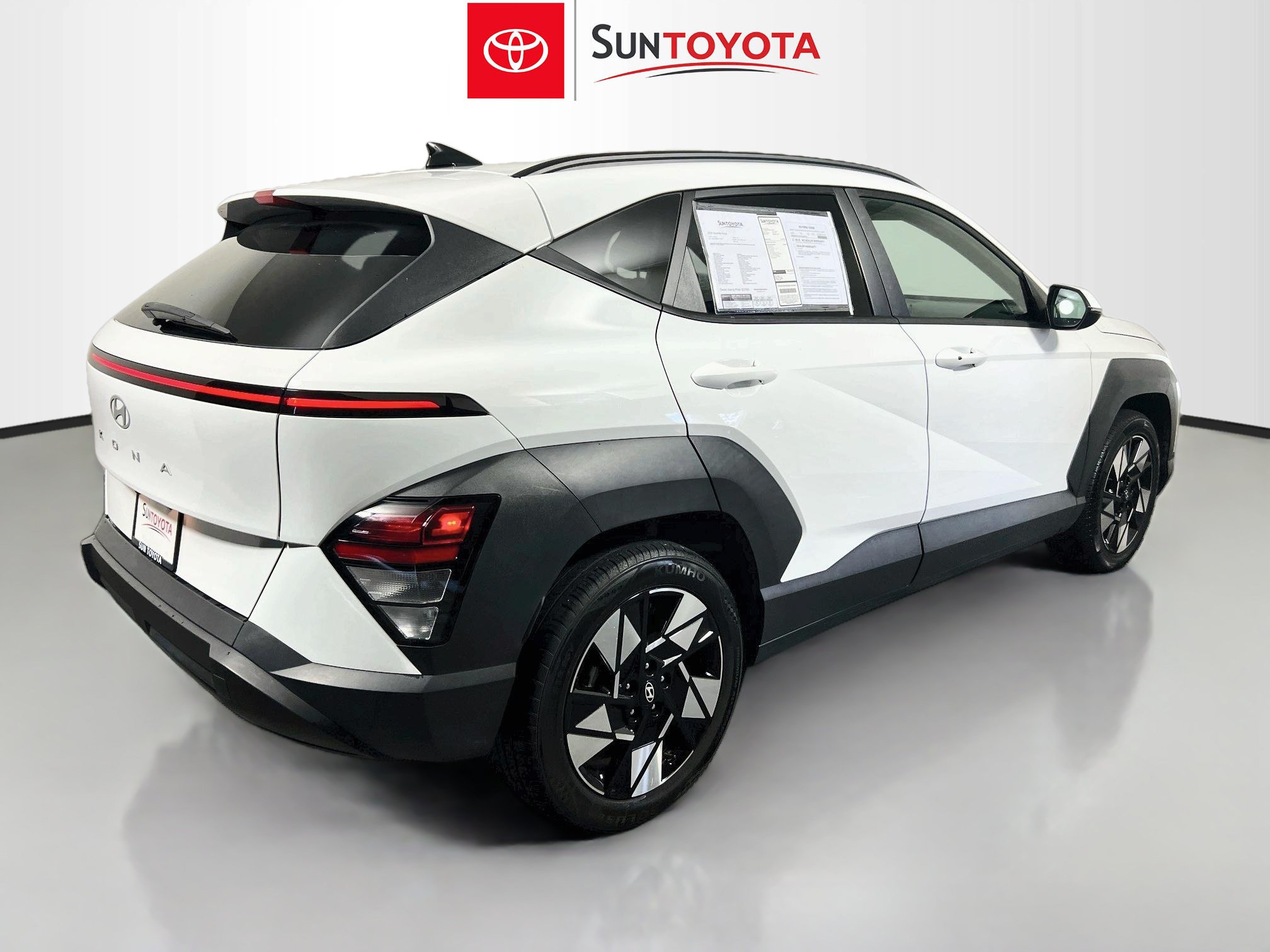 Used 2024 Hyundai Kona SEL FWD image 4