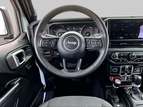 Used 2024 Jeep Wrangler Unlimited Rubicon AWD/4WD image 6
