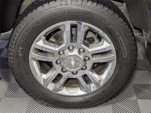 Used 2019 Chevrolet Silverado 2500 High Country w/ Duramax Plus Package image 15