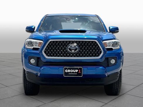 Used 2018 Toyota Tacoma TRD Sport w/ Technology Package RWD image 4