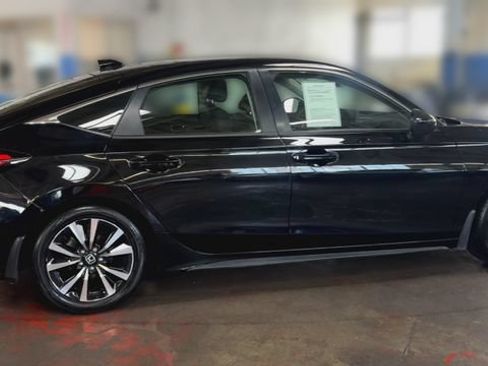 Used 2022 Honda Civic EX-L image 9