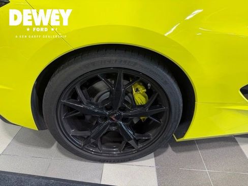 Used 2022 Chevrolet Corvette Stingray Premium Conv w/ Z51 Performance Package RWD image 31