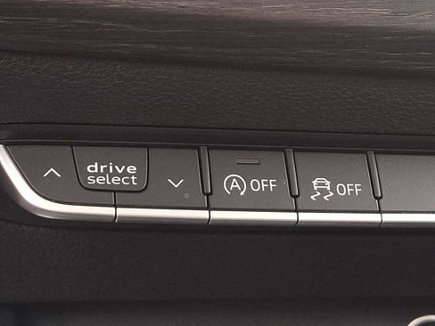 Used 2019 Audi A4 2.0T Premium image 26